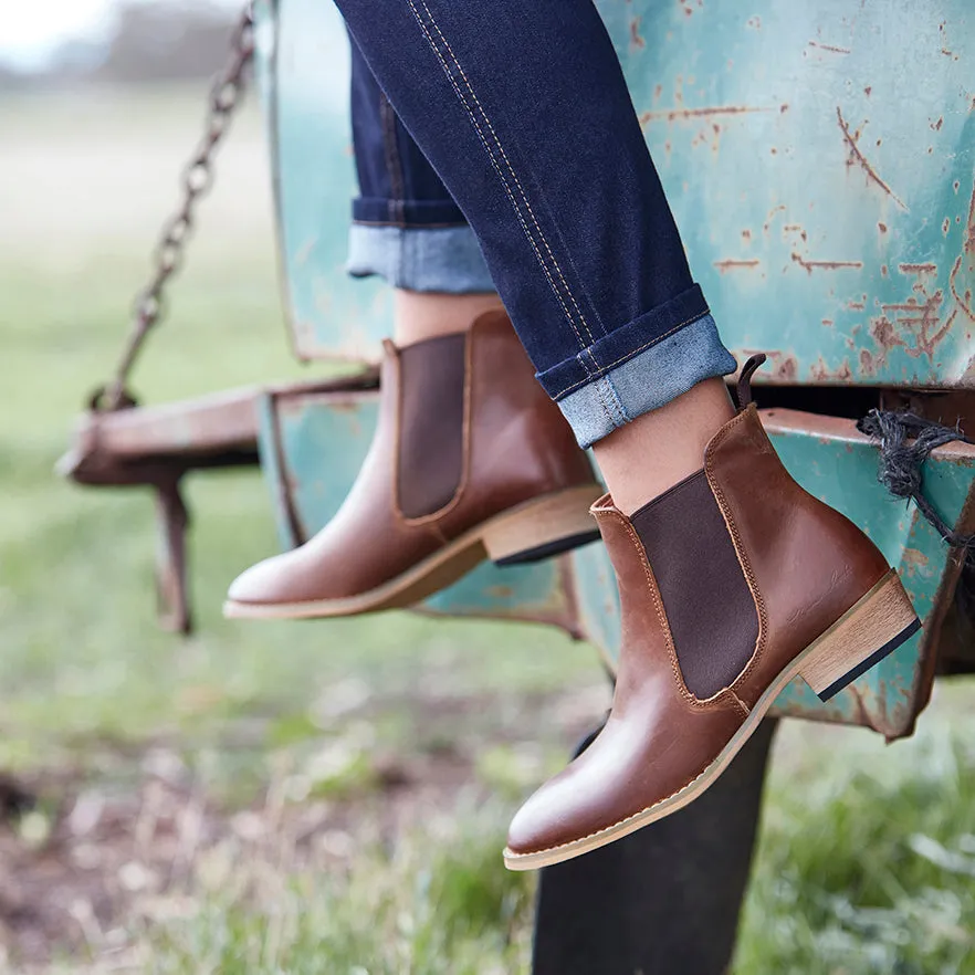 Thomas Cook Women's Chelsea Boot - Tan