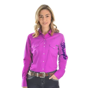 Wrangler Women's Logo Drill Shirt Magenta